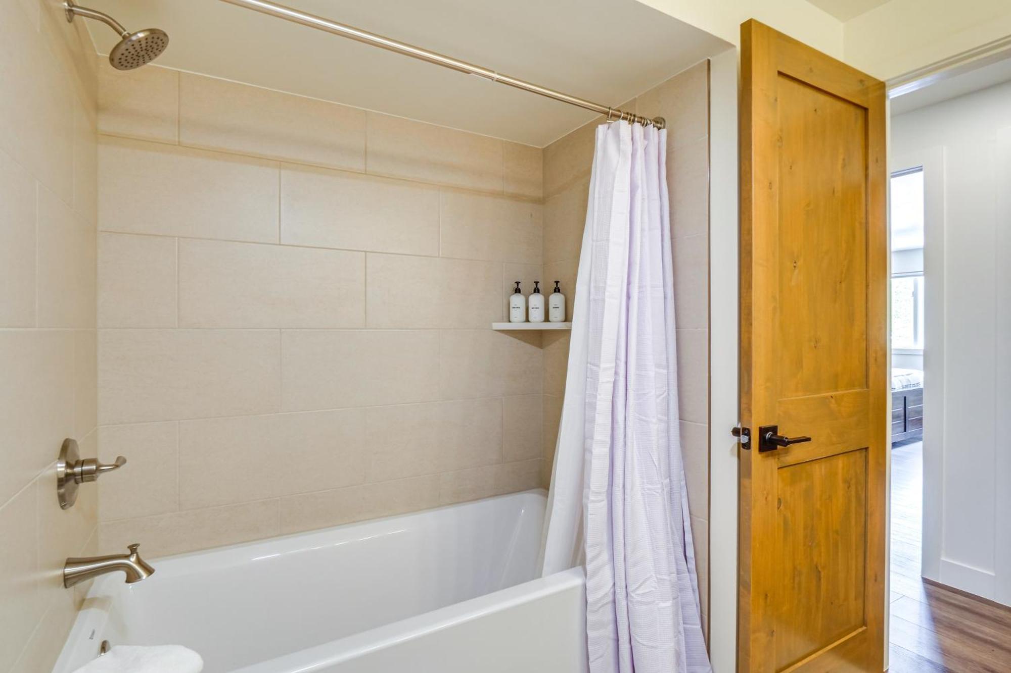 Bright Breck Condo - Walk To Shuttle And Main Street Breckenridge Esterno foto