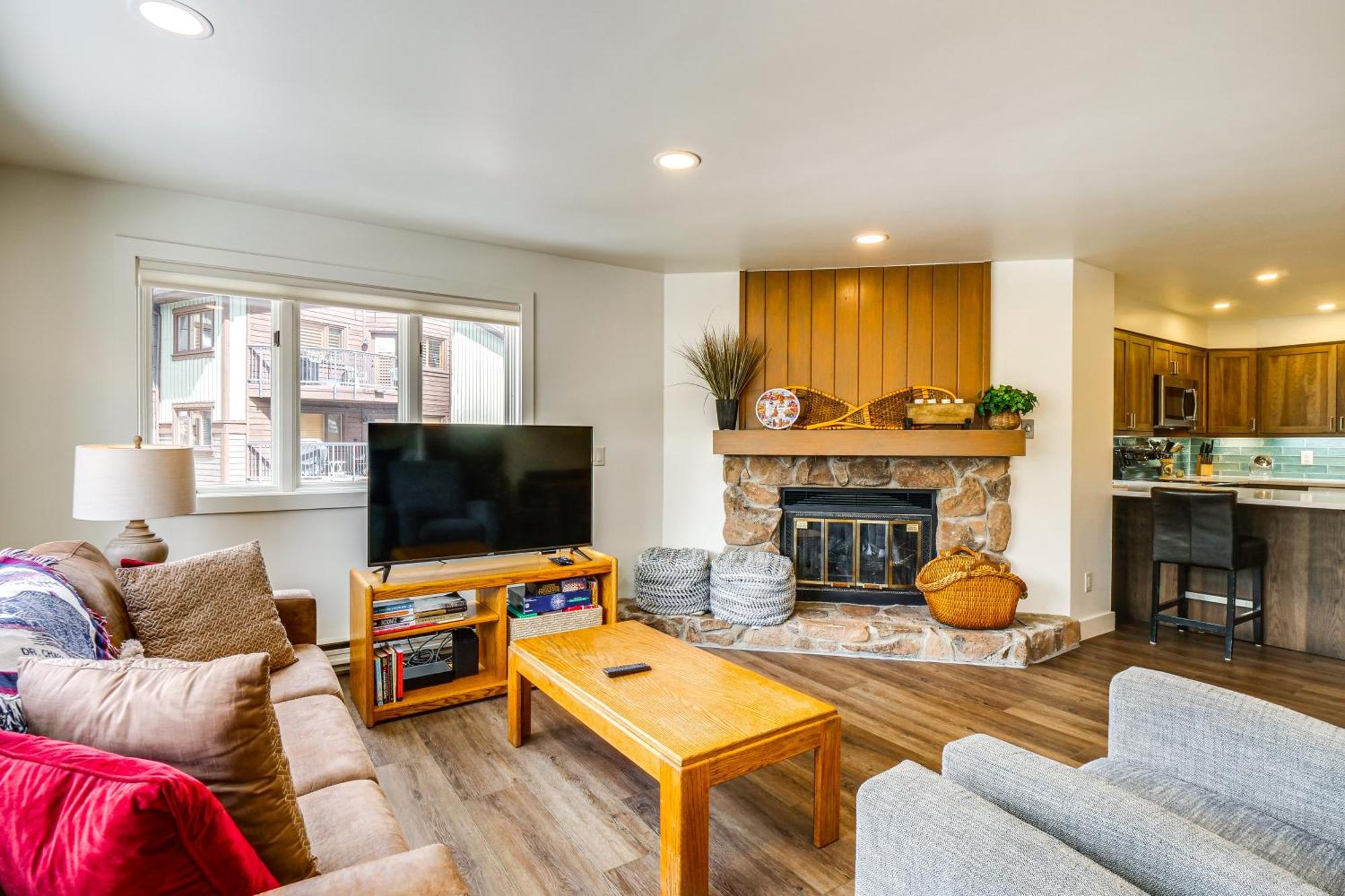 Bright Breck Condo - Walk To Shuttle And Main Street Breckenridge Esterno foto