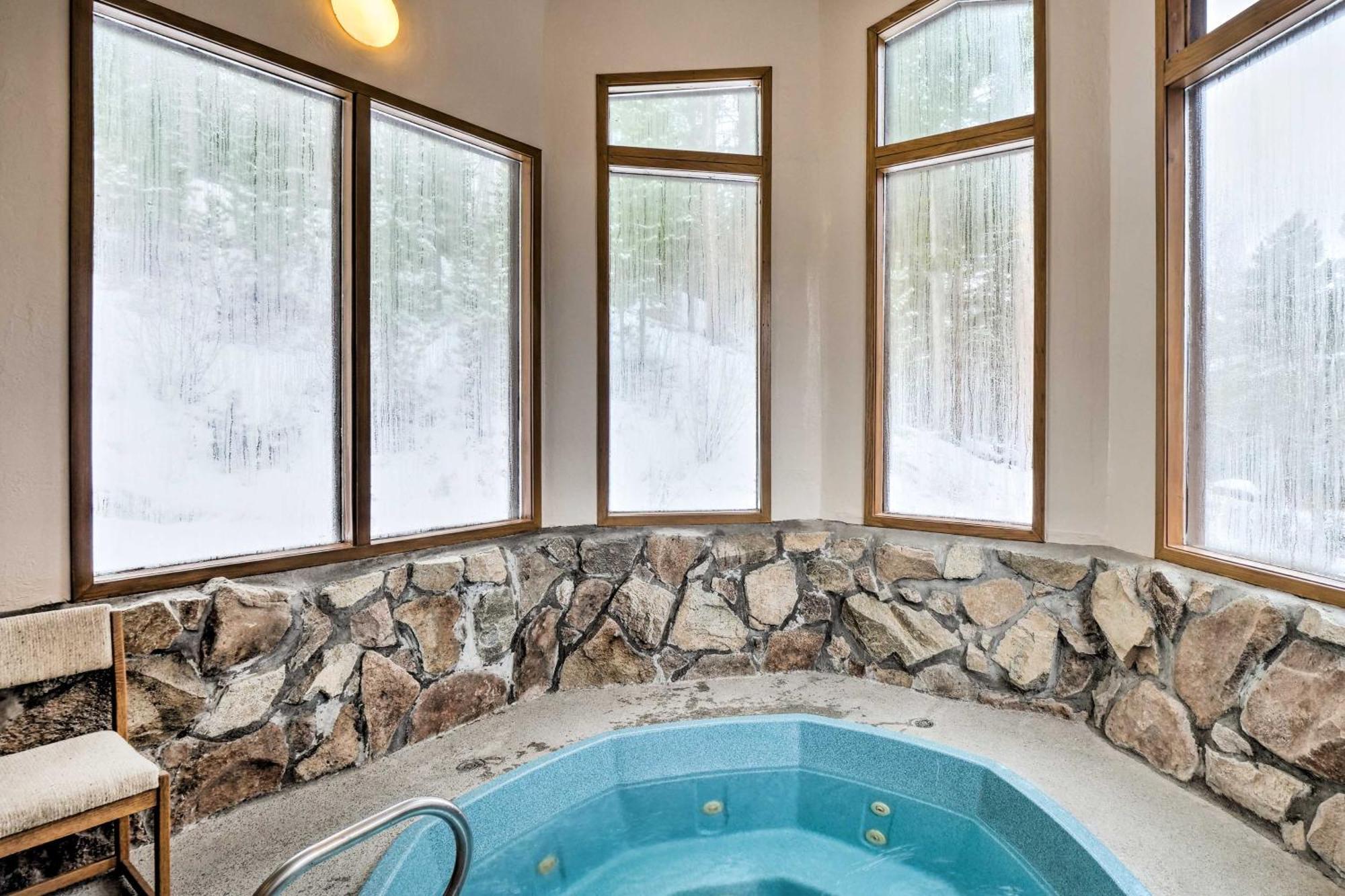 Bright Breck Condo - Walk To Shuttle And Main Street Breckenridge Esterno foto
